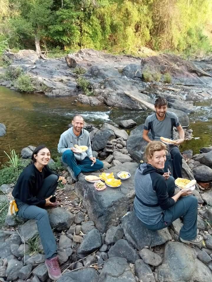 Bee Bee'S Chalets Home Stay And Trekking Banlung Esterno foto