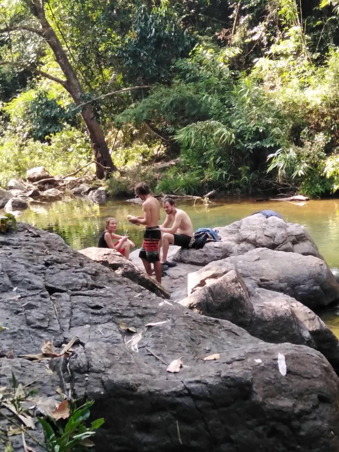 Bee Bee'S Chalets Home Stay And Trekking Banlung Esterno foto