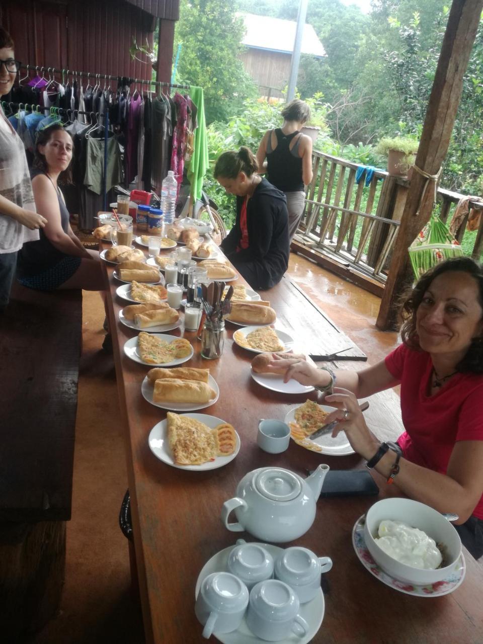 Bee Bee'S Chalets Home Stay And Trekking Banlung Esterno foto
