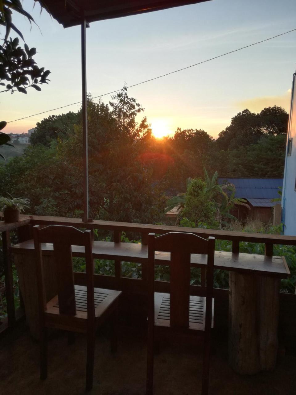 Bee Bee'S Chalets Home Stay And Trekking Banlung Esterno foto