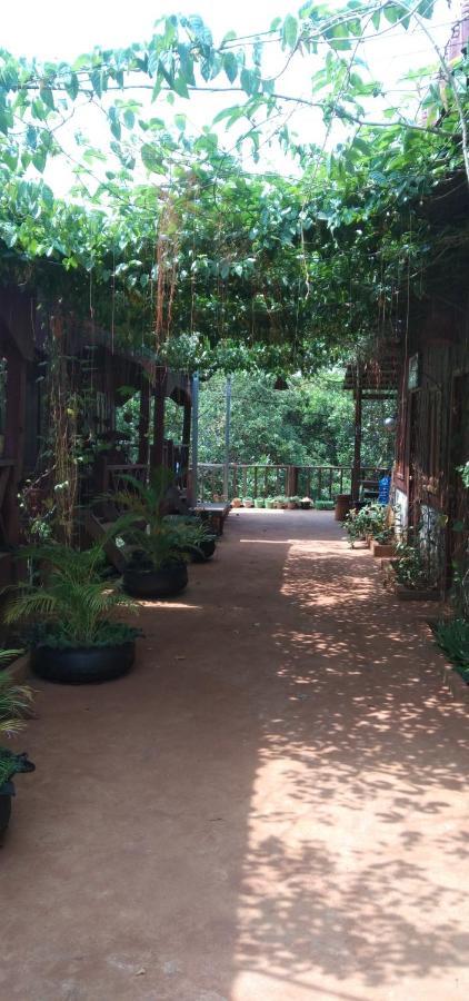 Bee Bee'S Chalets Home Stay And Trekking Banlung Esterno foto